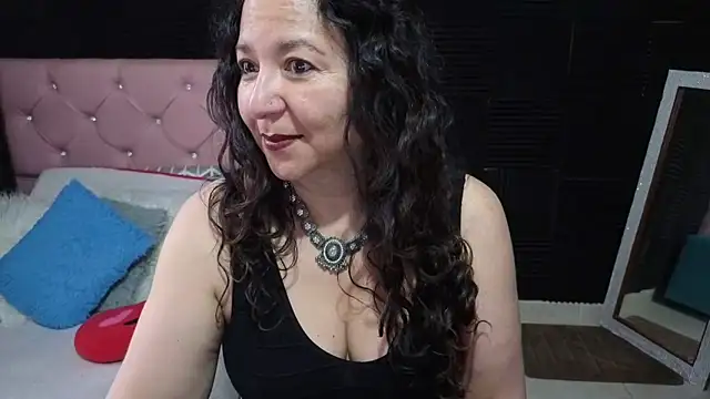 katifoxx online show from April 28, 2:55 pm