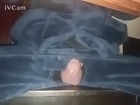 Snapshot of Bigdick666cm chatting on December 24, 3:05 am Bigdick666cm online show from December 24, 3:05 am