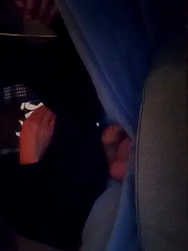 Snapshot of Bigdick666cm chatting on October 7, 3:53 pm Bigdick666cm online show from October 7, 3:53 pm