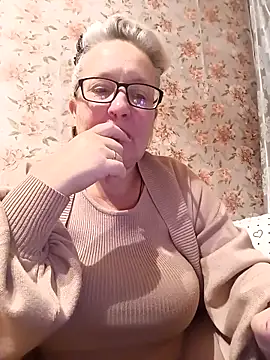 Snapshot of Cerd_Ayaz chatting on October 2, 9:44 pm Cerd Ayaz online show from October 2, 9:44 pm