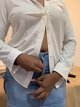 angelwavy online show from February 28, 6:25 am