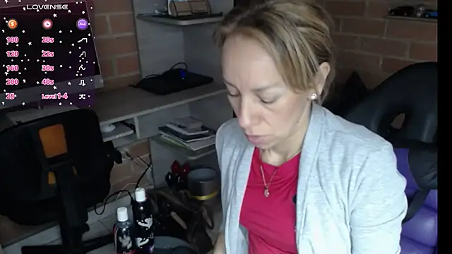 Snapshot of cristin_doll_ chatting on June 2, 2:08 pm cristin doll online show from June 2, 2:08 pm