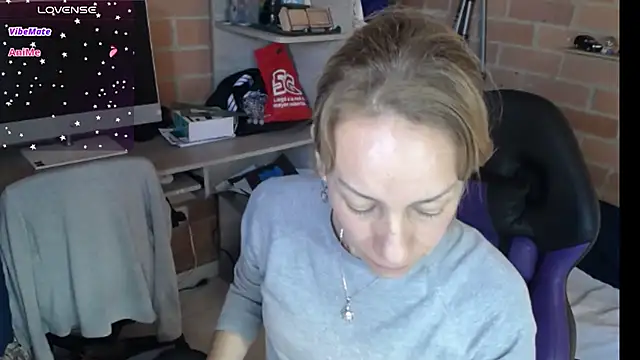 Snapshot of cristin_doll_ chatting on July 28, 2:35 pm cristin doll online show from July 28, 2:35 pm