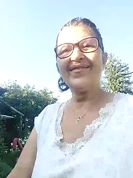 sweetdelia online show from August 2, 5:17 am