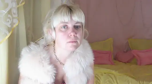 SunnySylvia online show from December 7, 4:53 am