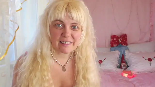 SunnySylvia online show from December 31, 12:46 pm