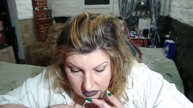 piticaforever online show from February 9, 10:14 pm