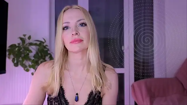 BowToYourWeakness online show from December 5, 7:21 pm