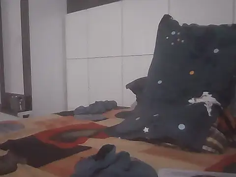 Snapshot of hotindianstud chatting on February 20, 6:46 pm hotindianstud online show from February 20, 6:46 pm