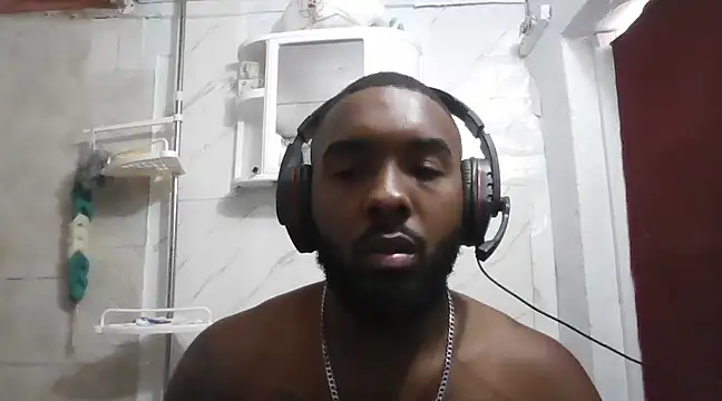 Snapshot of livepro chatting on December 31, 12:46 pm livepro online show from December 31, 12:46 pm