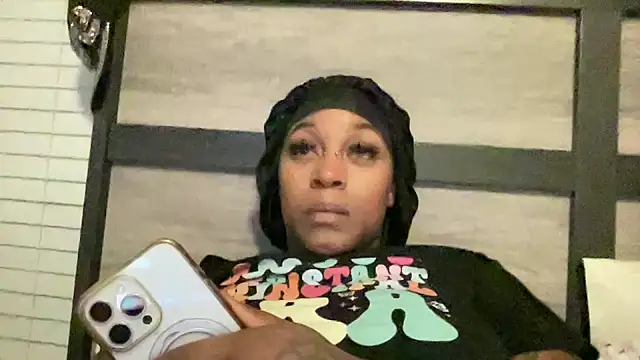 Snapshot of Creamesensation chatting on October 25, 6:43 am Creamesensation online show from October 25, 6:43 am