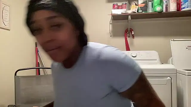 Snapshot of Creamesensation chatting on October 25, 8:36 pm Creamesensation online show from October 25, 8:36 pm