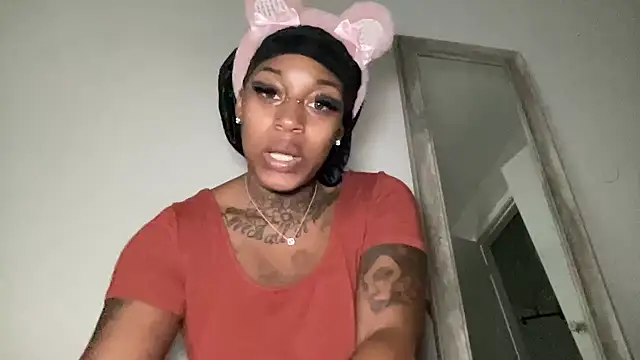 Snapshot of Creamesensation chatting on March 7, 1:52 pm Creamesensation online show from March 7, 1:52 pm