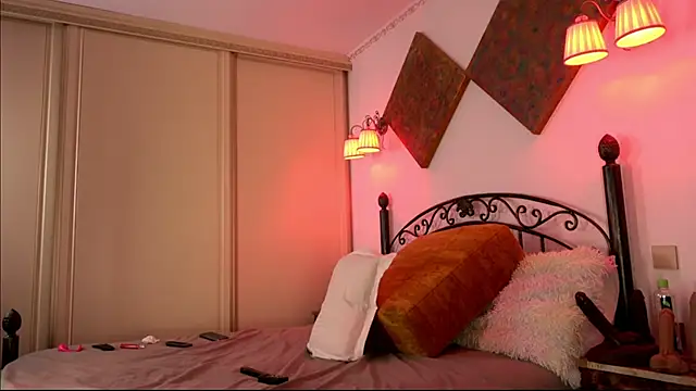 Snapshot of einneuesleben chatting on February 19, 9:06 am einneuesleben online show from February 19, 9:06 am