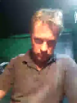 Snapshot of Alvaro2017 chatting on February 6, 2:22 am Alvaro2017 online show from February 6, 2:22 am