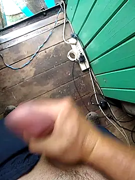 Snapshot of Alvaro2017 chatting on February 25, 1:39 pm Alvaro2017 online show from February 25, 1:39 pm