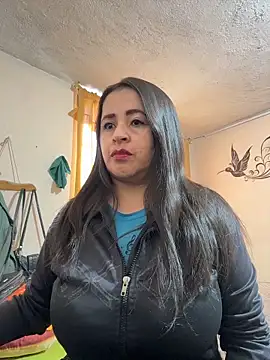 Snapshot of latinfemale chatting on May 22, 8:25 pm latinfemale online show from May 22, 8:25 pm
