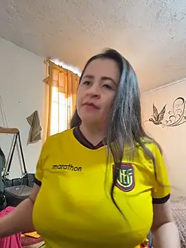 Snapshot of latinfemale chatting on June 30, 8:21 pm latinfemale online show from June 30, 8:21 pm