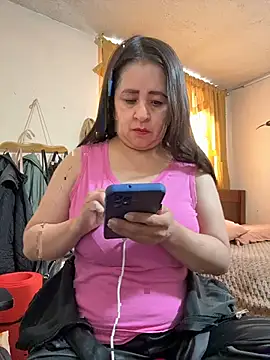 Snapshot of latinfemale chatting on July 10, 8:44 pm latinfemale online show from July 10, 8:44 pm