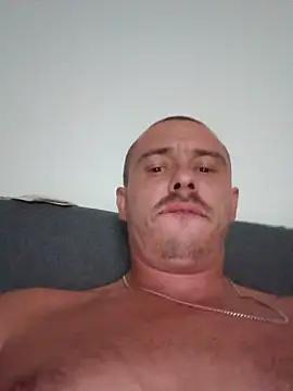 Snapshot of Pavelbure77 chatting on June 18, 10:14 pm Pavelbure77 online show from June 18, 10:14 pm