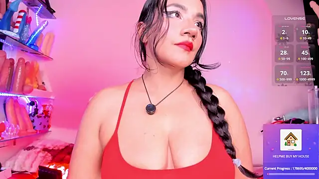 Snapshot of christymilkk chatting on April 13, 1:55 am christymilkk online show from April 13, 1:55 am
