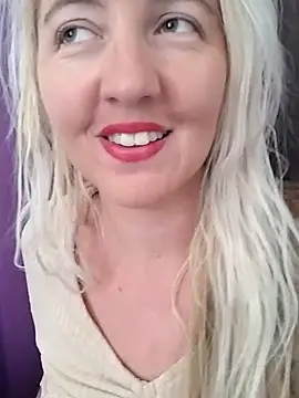 Snapshot of Mllesha74000 chatting on October 2, 1:29 pm Mllesha74000 online show from October 2, 1:29 pm