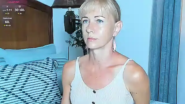 Snapshot of Christine_35 chatting on November 6, 12:50 pm Christine 35 online show from November 6, 12:50 pm