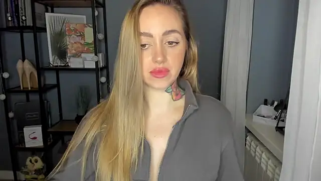 sexyCoralie online show from December 7, 10:45 am