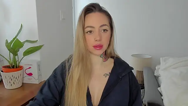 sexyCoralie online show from January 19, 7:36 am