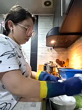 linda-schmidt online show from December 6, 11:03 pm