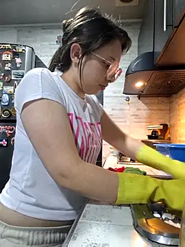 linda-schmidt online show from February 25, 1:09 am