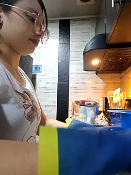 linda-schmidt online show from October 5, 8:29 pm