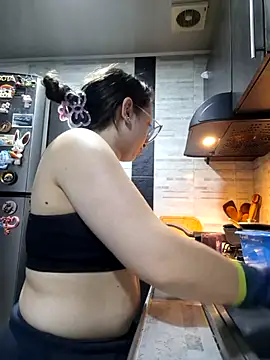 linda-schmidt online show from November 12, 8:19 pm