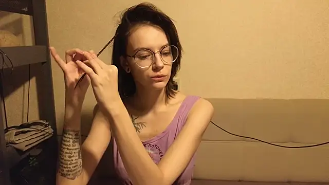 alyssa sweet online show from December 15, 4:48 pm