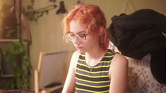 Snapshot of alyssa_sweet chatting on July 28, 5:36 am alyssa sweet online show from July 28, 5:36 am