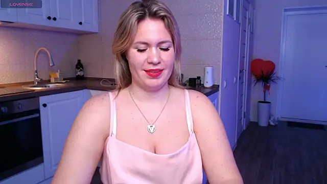 HotTiffani online show from March 22, 11:11 am