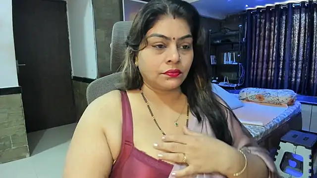 Snapshot of tarivishu23 chatting on February 10, 3:03 am tarivishu23 online show from February 10, 3:03 am