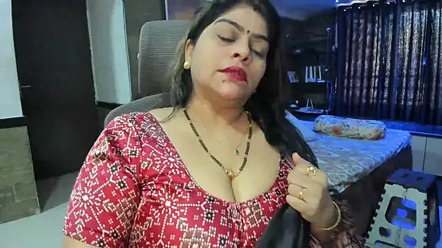 Snapshot of tarivishu23 chatting on February 13, 2:45 am tarivishu23 online show from February 13, 2:45 am