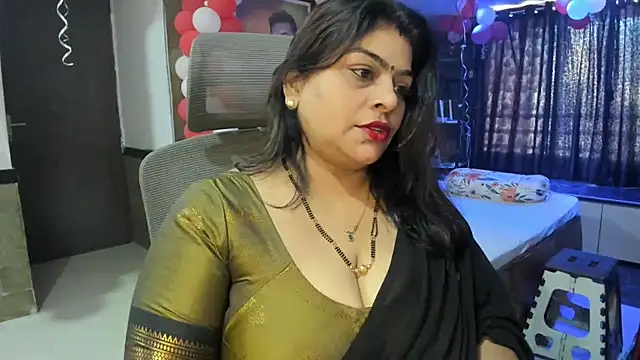 Snapshot of tarivishu23 chatting on February 15, 3:52 am tarivishu23 online show from February 15, 3:52 am