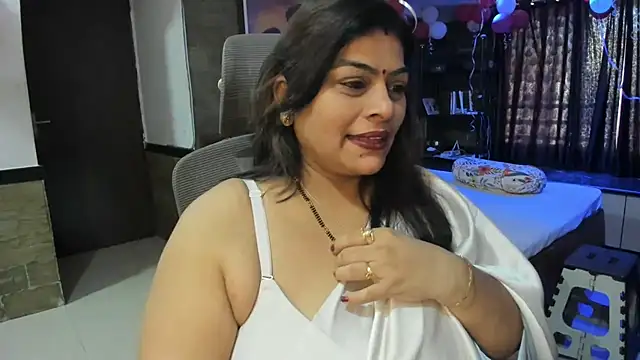 Snapshot of tarivishu23 chatting on February 16, 3:58 am tarivishu23 online show from February 16, 3:58 am