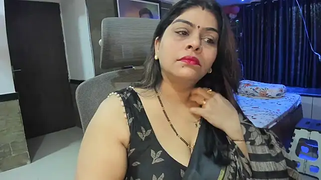 Snapshot of tarivishu23 chatting on February 22, 1:44 am tarivishu23 online show from February 22, 1:44 am