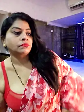 Snapshot of tarivishu23 chatting on October 26, 1:44 am tarivishu23 online show from October 26, 1:44 am