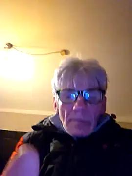 Snapshot of InMeinenMund chatting on December 3, 4:49 pm InMeinenMund online show from December 3, 4:49 pm