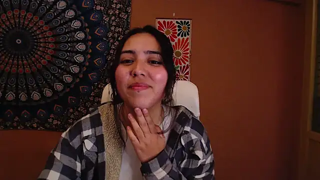 Snapshot of IntimateTales chatting on February 26, 8:11 pm IntimateTales online show from February 26, 8:11 pm