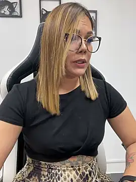 KellyBrooklyn  online show from February 18, 4:37 pm