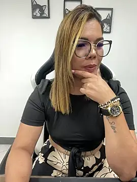 KellyBrooklyn  online show from February 20, 12:15 pm