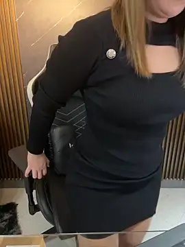 KellyBrooklyn  online show from February 17, 3:51 pm