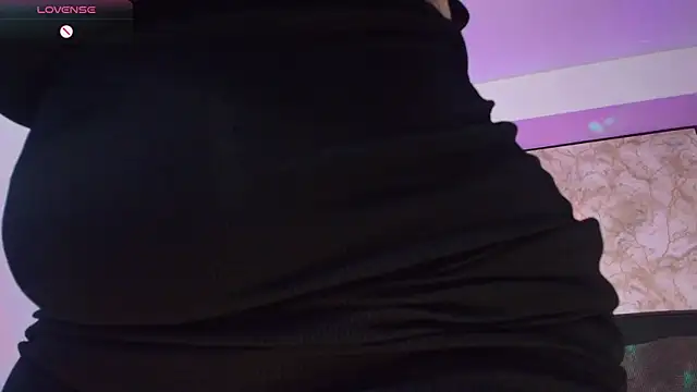 JuliRamirez online show from November 30, 1:37 pm