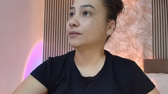 JuliRamirez online show from August 3, 12:10 pm