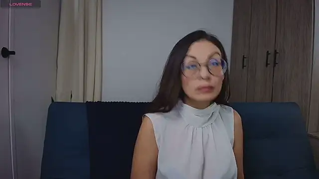 Snapshot of Swetisabella01 chatting on July 21, 3:36 pm Swetisabella01 online show from July 21, 3:36 pm